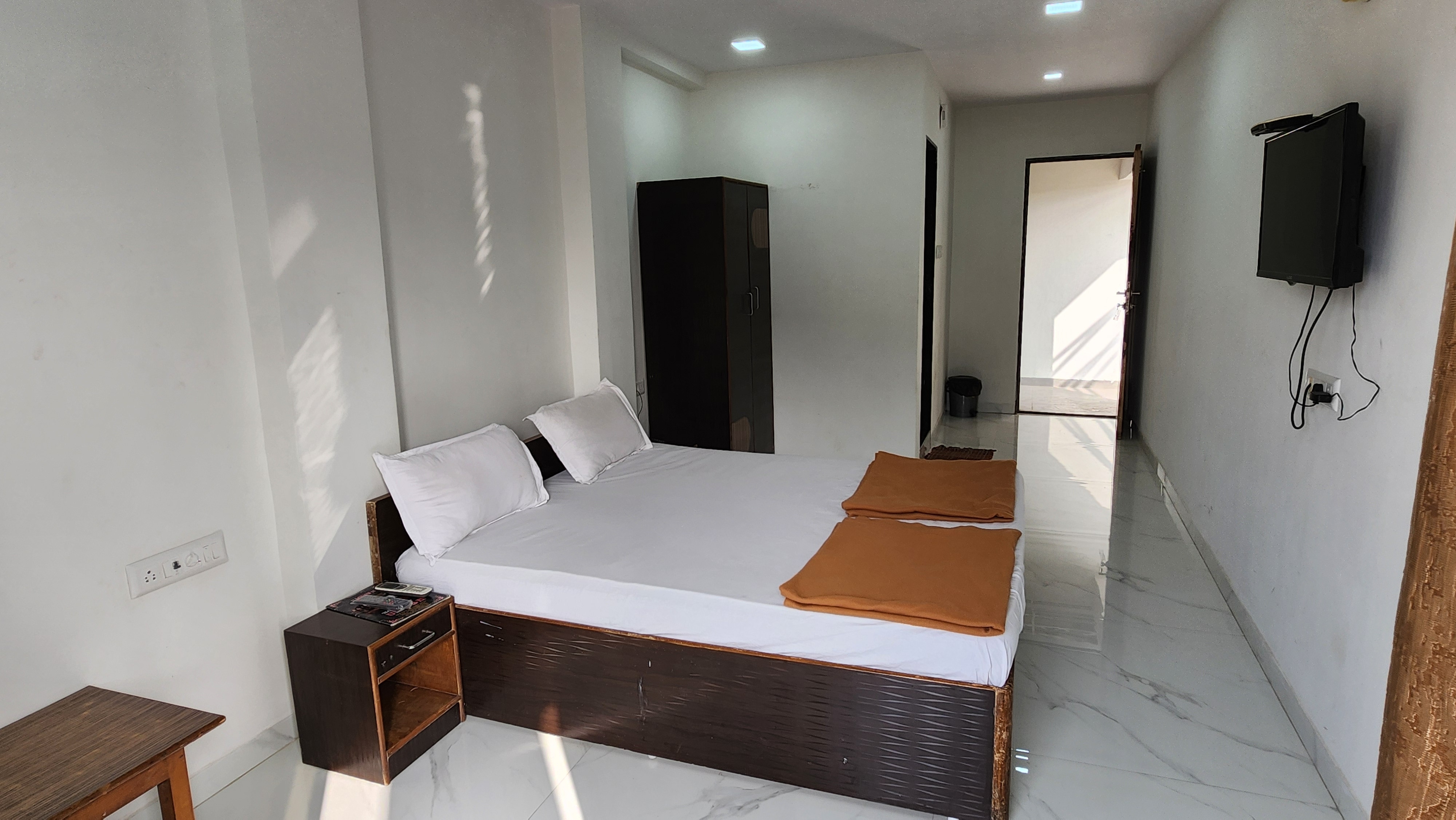 HOTEL UMESH - Tap to explore photos