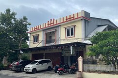 OYO 93412 Kost Irma Syariah Near UPTD SMP Negeri 8 Parepare
