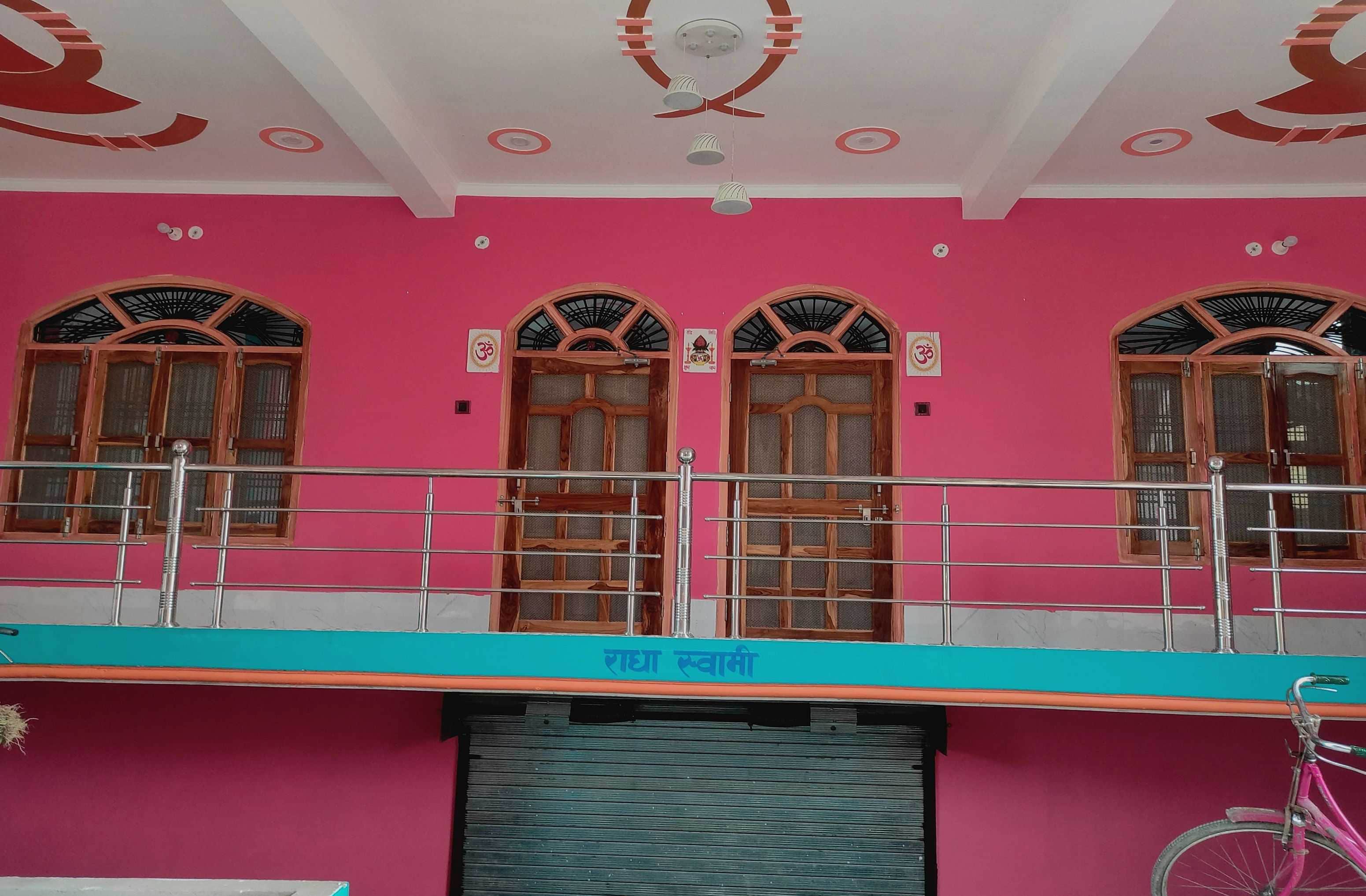 Sahu Room's - Tap to explore photos