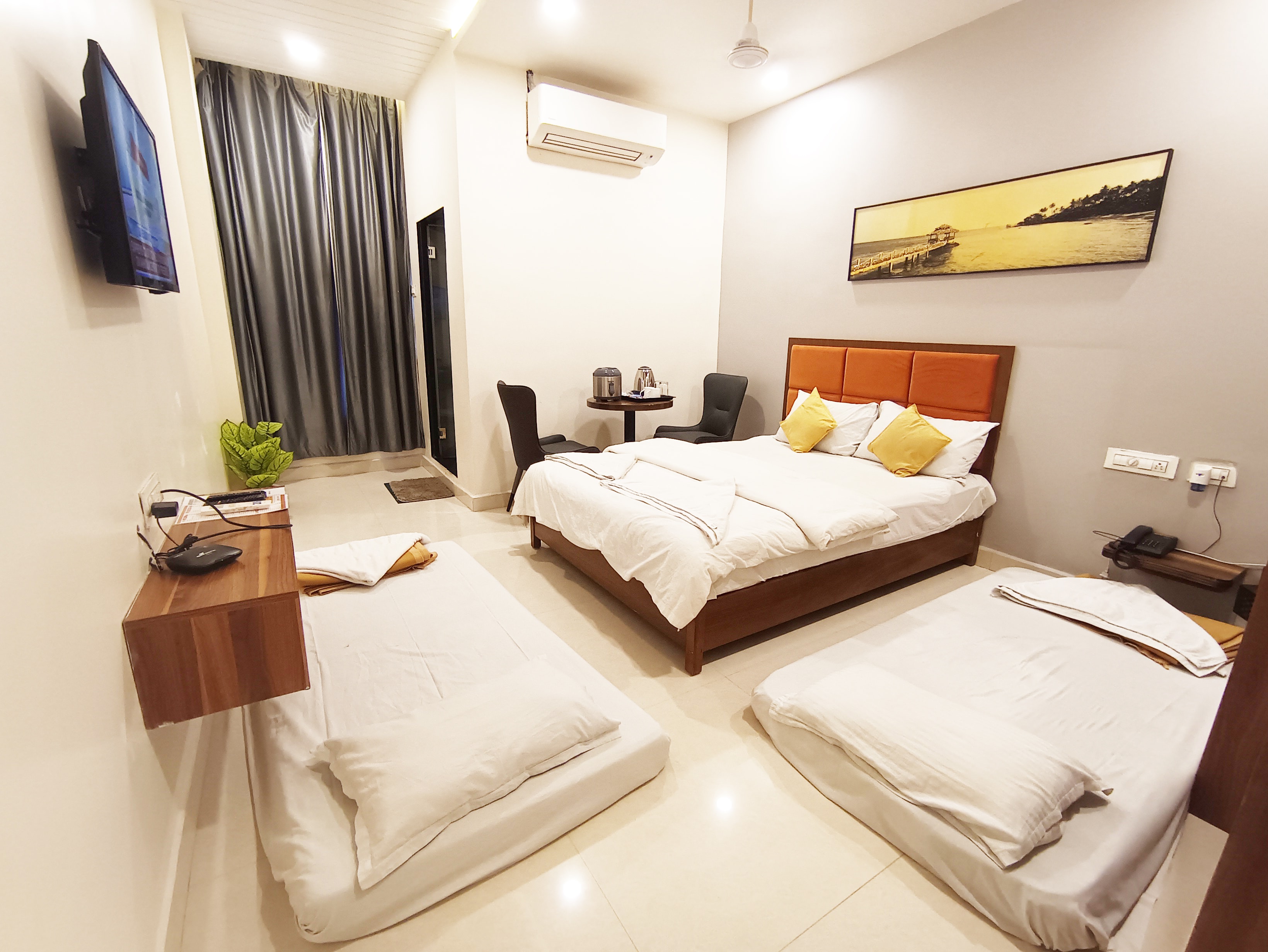 Hotel Srisaila's Nest - Tap to explore photos