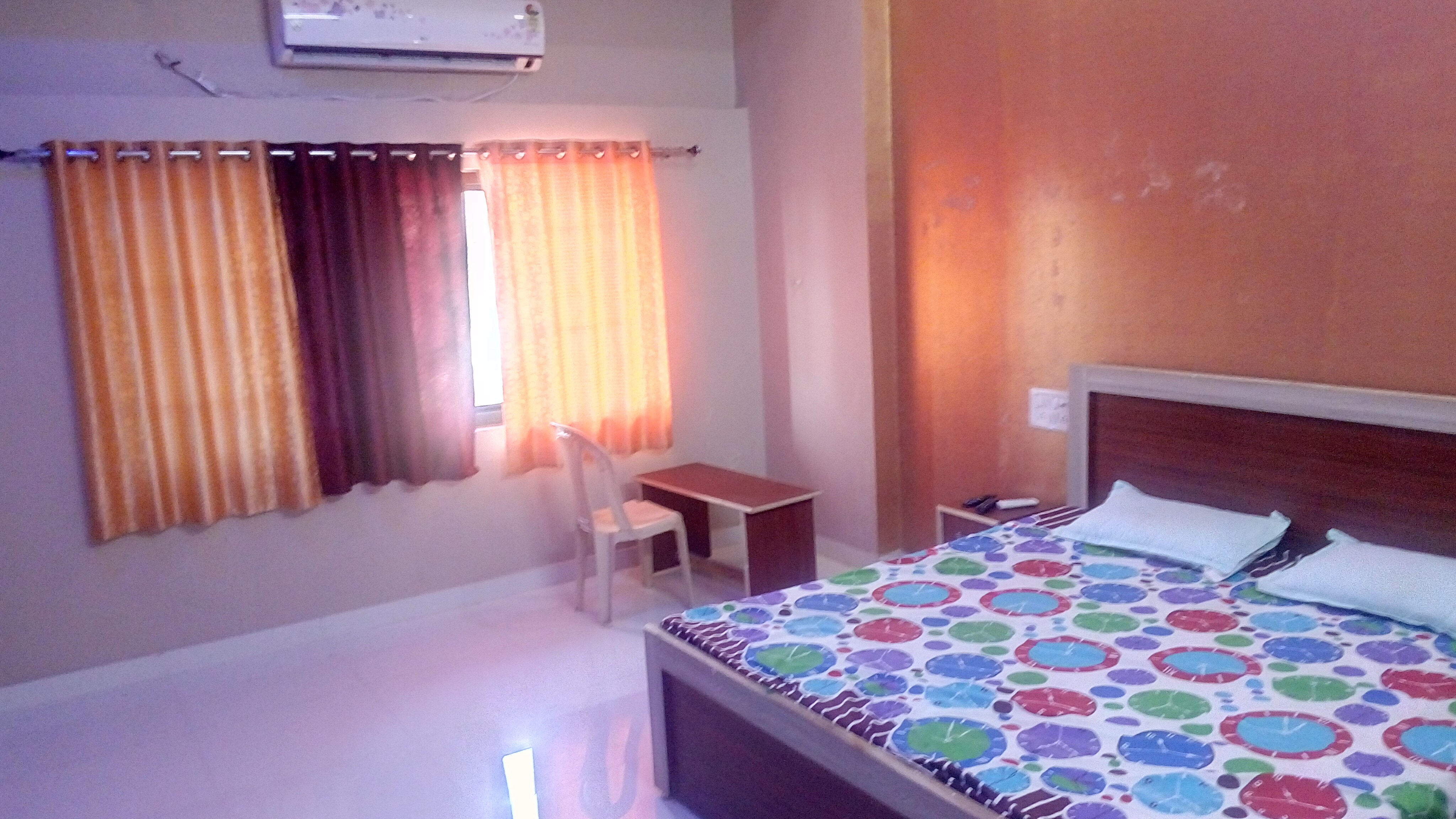 OM Hotel - Tap to explore photos