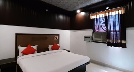 Hotel Sai Palace Room Type - Deluxe Room - AC