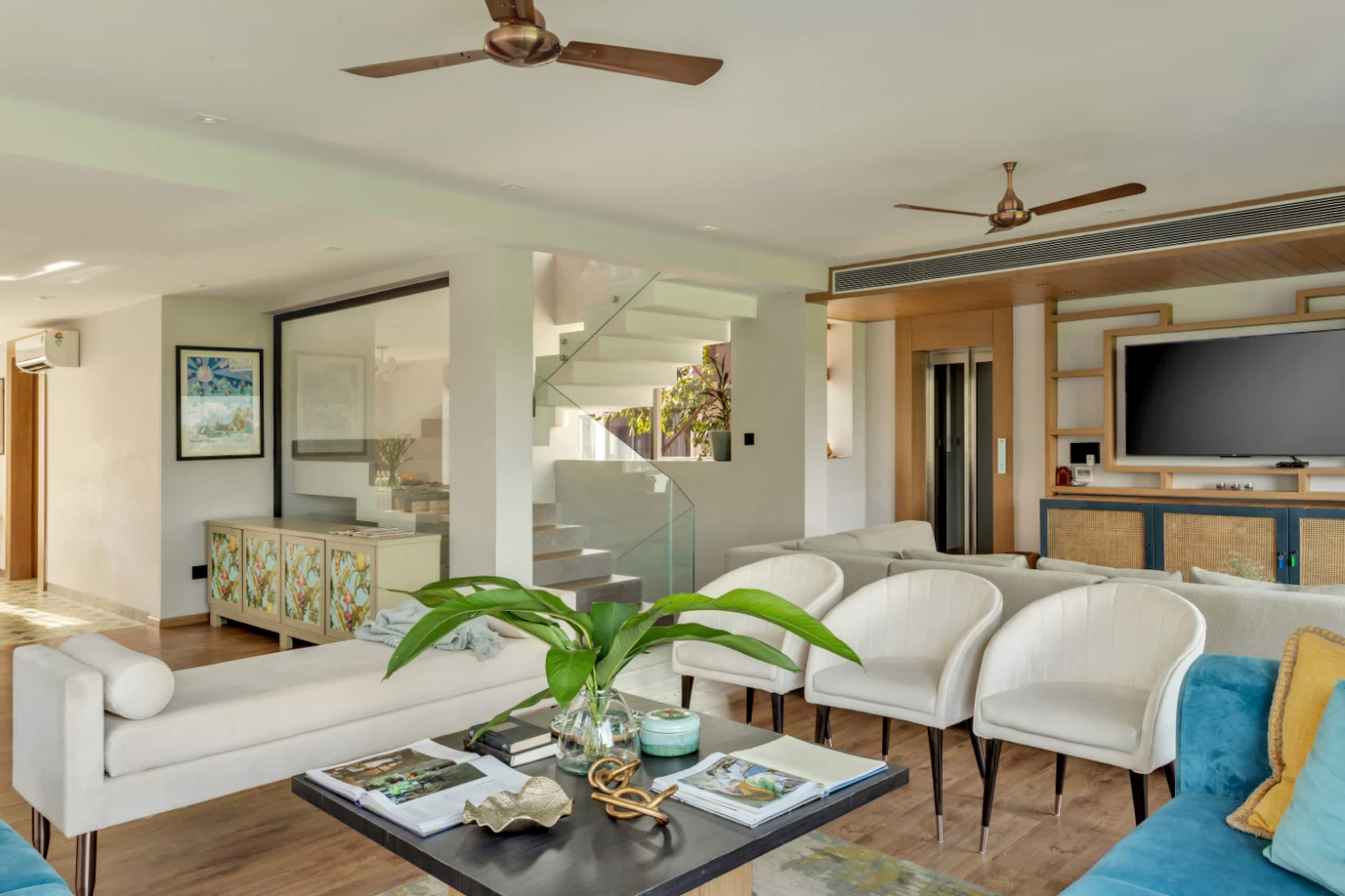 Paddy field view 8BHK Anjuna Heated pool - Tap to explore photos