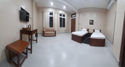 Urban Residency Room Type - Deluxe Double Room