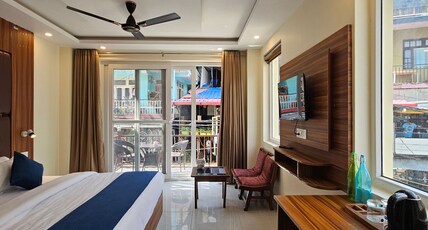 Hotel Luxeevista By Navodayans Room Type - Deluxe Room Main Market View