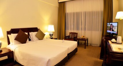 Hotel Grand Pacific Room Type - Deluxe Triple Room