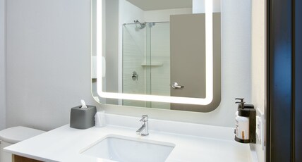avid hotels AUSTIN  TECH RIDGE, an IHG hotel Room Type - 2 Queen Standard Comm Accessible