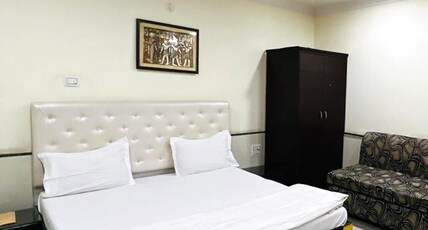 Hotel City Palace Deluxe Room Type - 3 BED AC ROOM