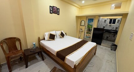 LODGING BYE THE SEA Room Type - Standard King Bed