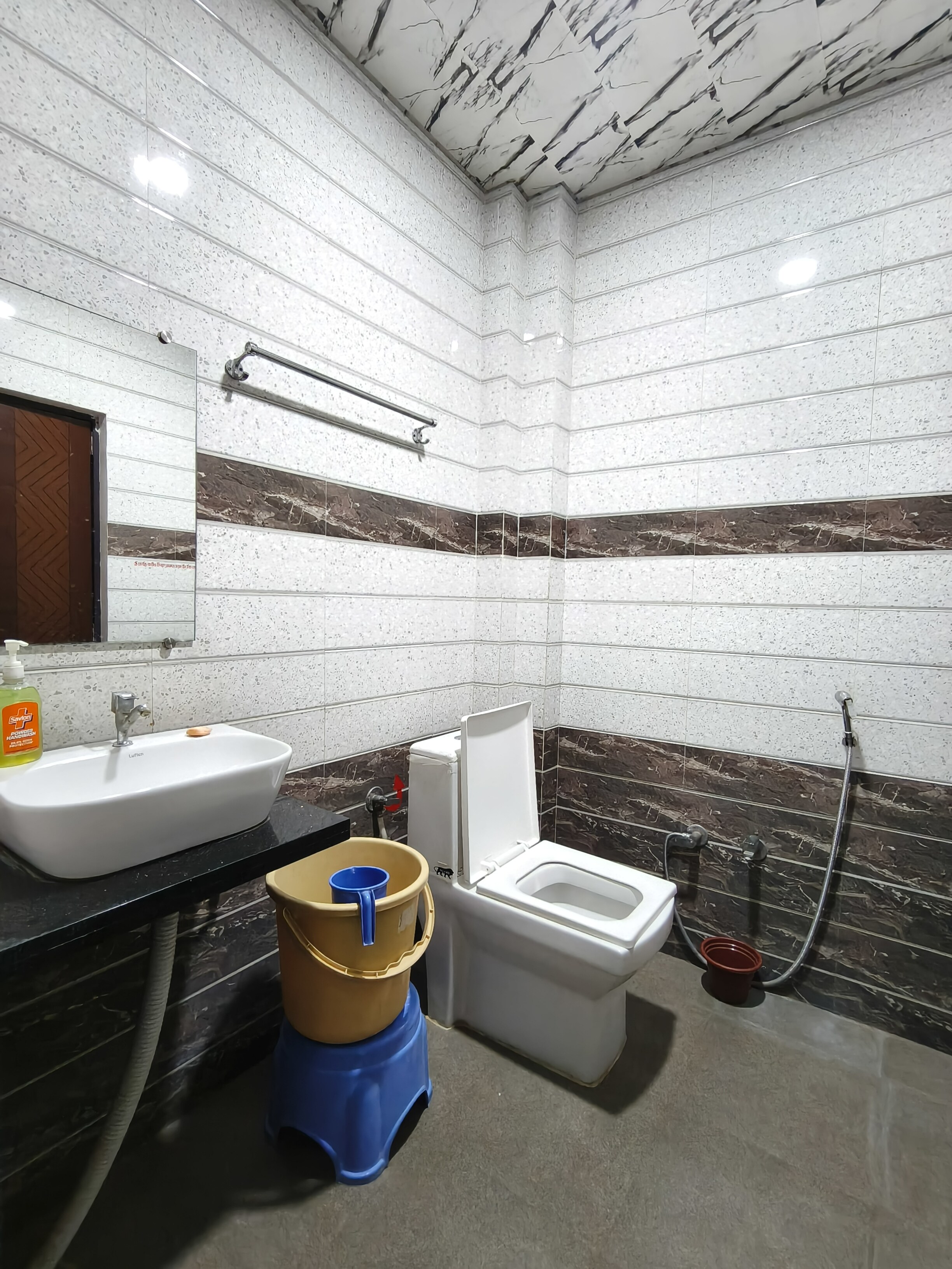 Hotel Manas inn - Tap to explore photos