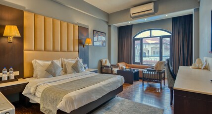 Hotel Palm Spring Room Type - Premium Room (Bath  Tub)