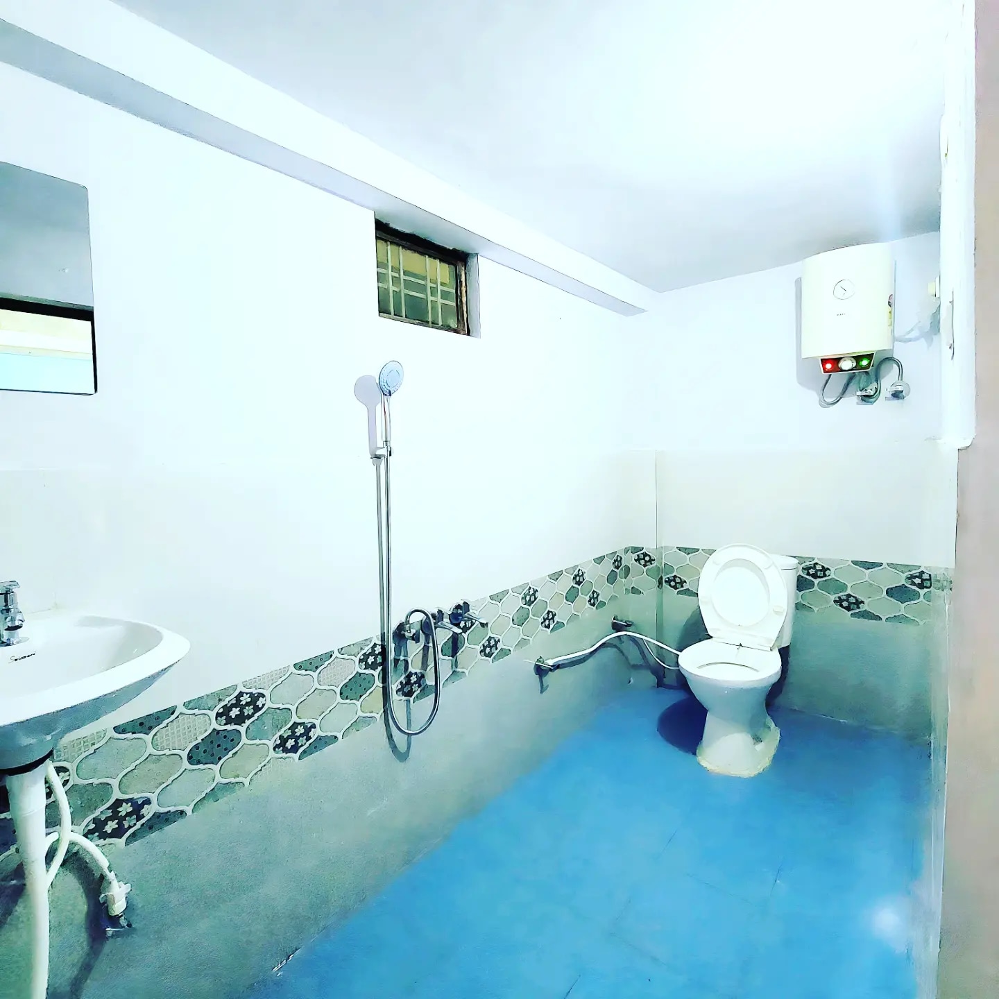 Buransh Home Stay - Tap to explore photos