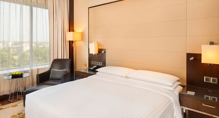 Kochi Marriott Hotel Room Type - Exeutive King with Seating Area & Lounge Access Kochi Marriott Hotel Room Type - Exeutive King with Seating Area & Lounge Access