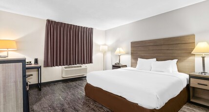 SureStay Hotel by Best Western Albuquerque Midtown Room Type - Accessible - 1 King, Mobility Accessible, Bathtub, Non-Smoking, Full Breakfast SureStay Hotel by Best Western Albuquerque Midtown Room Type - Accessible - 1 King, Mobility Accessible, Bathtub, Non-Smoking, Full Breakfast