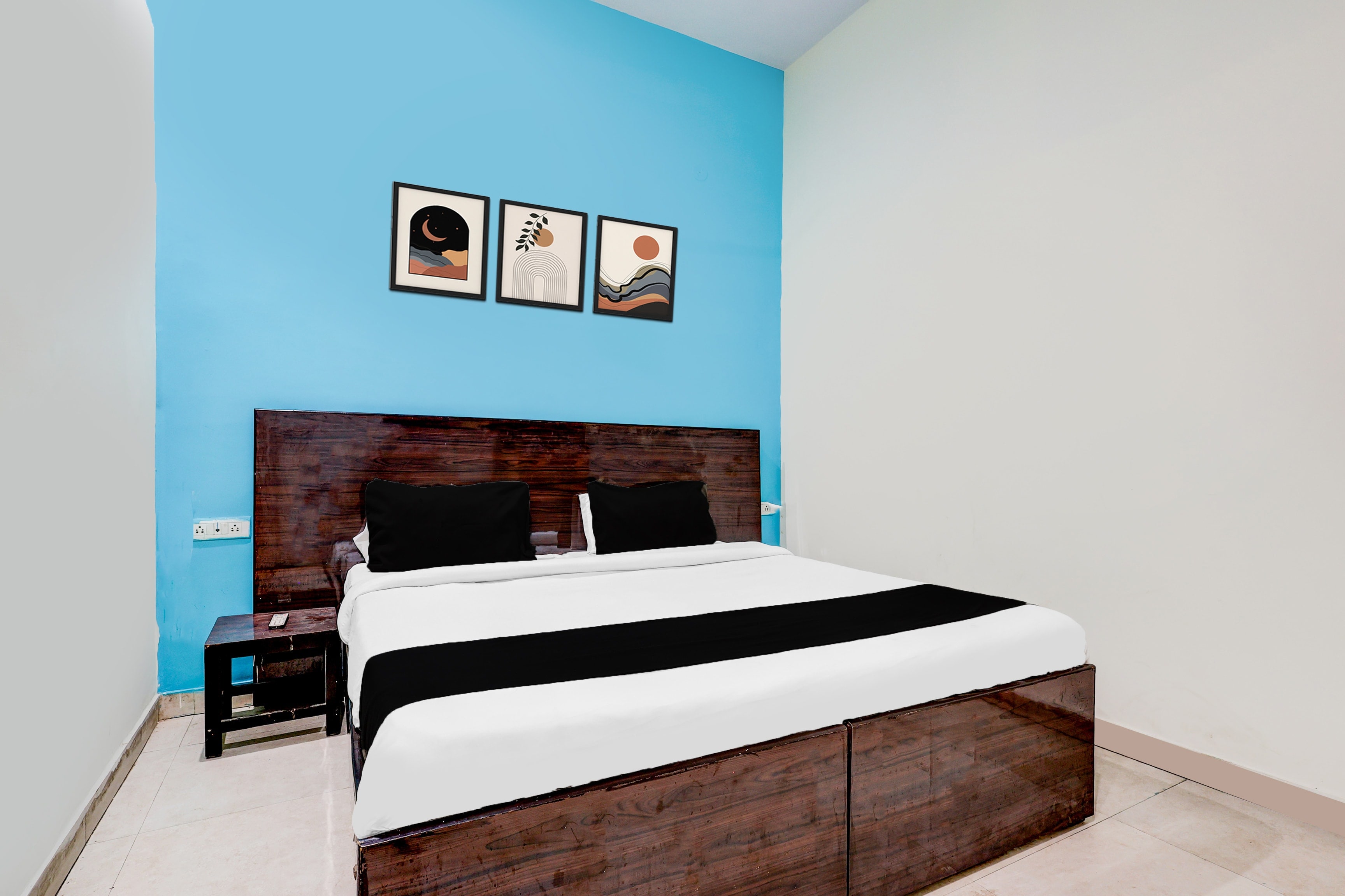 Hotel O The Star Guest House - Tap to explore photos