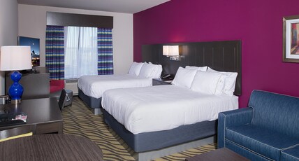 Holiday Inn Express HUTCHINSON Room Type - 2 Queen Beds Suite
