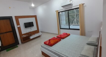 Anushree Home Stay Room Type - Deluxe Family Room AC