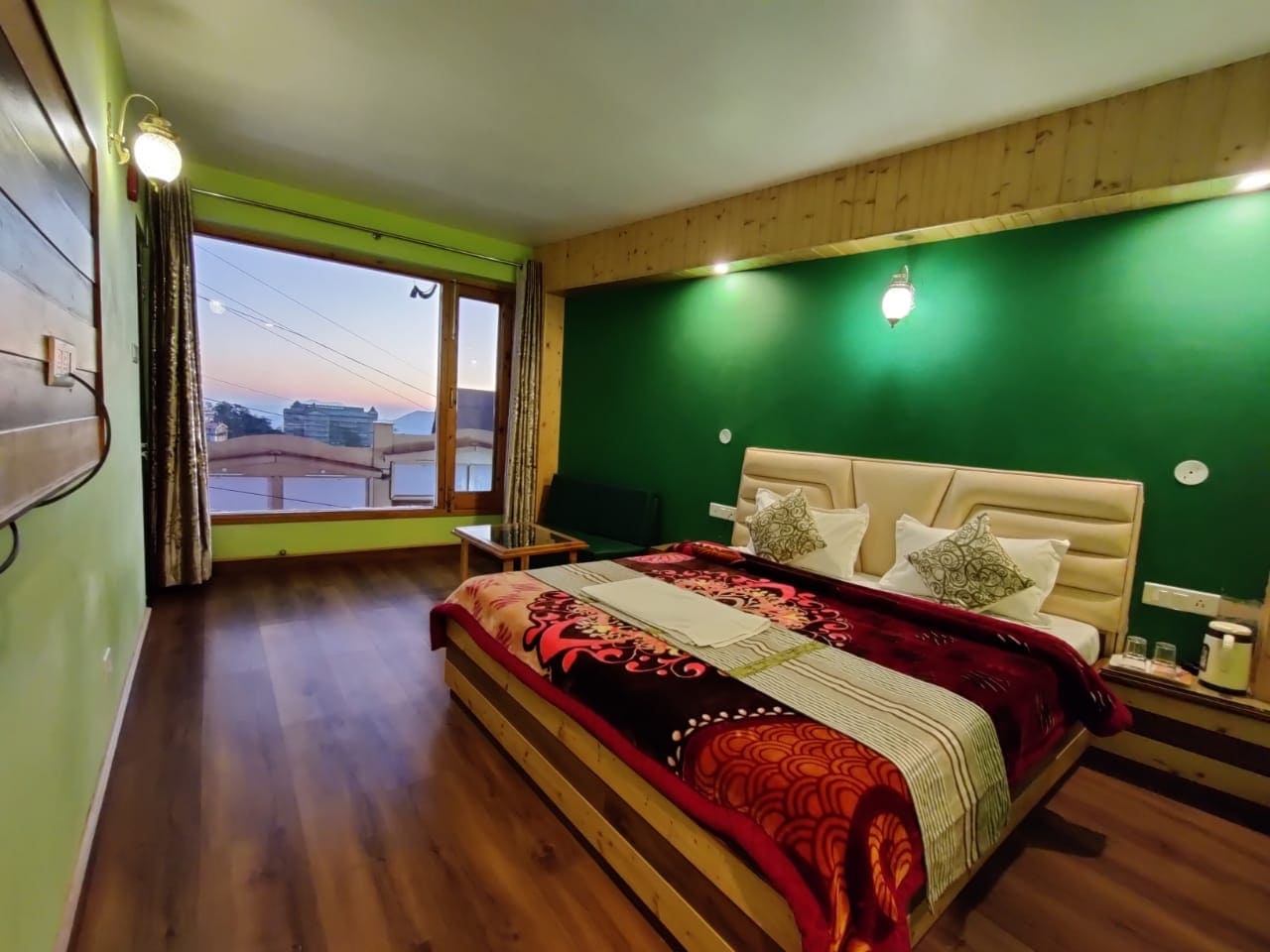 Sonesta B&B - Tap to explore photos