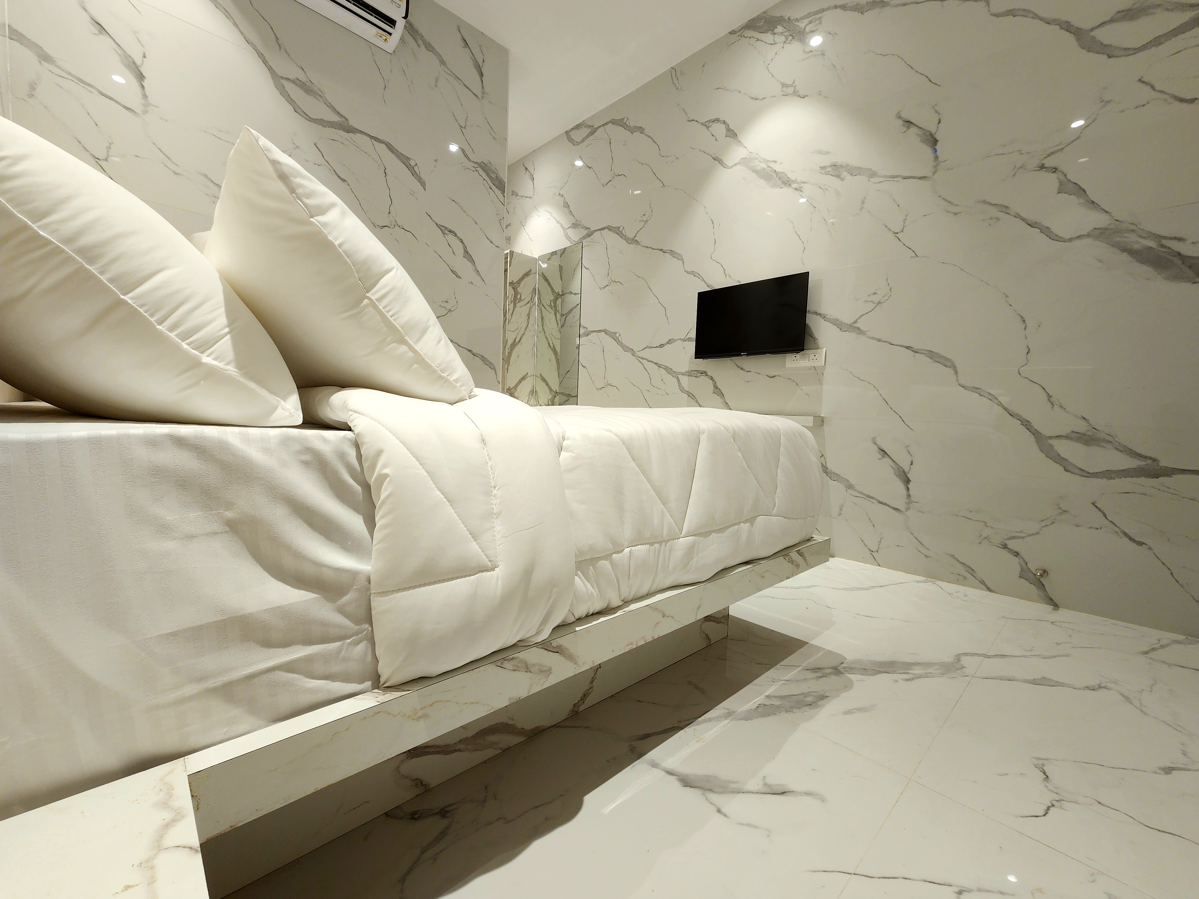 Landcorp Hotels Hitec City - Tap to explore photos