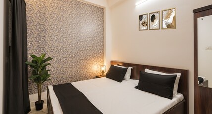 Hotel shree panchmukhi residency Room Type - Bedroom 9