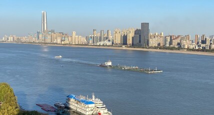 Holiday Inn Wuhan Riverside, an IHG Hotel Room Type - 2 Twin Deluxe River View Room