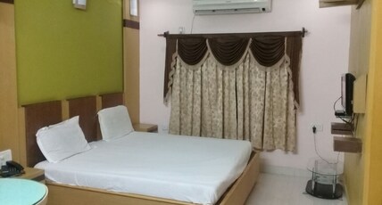 SRI Pranams International Hotel Room Type - Super Deluxe Room