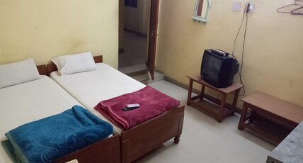 Hotel Madhuvan Room Type - Double Bed Non AC Room Hotel Madhuvan Room Type - Double Bed Non AC Room