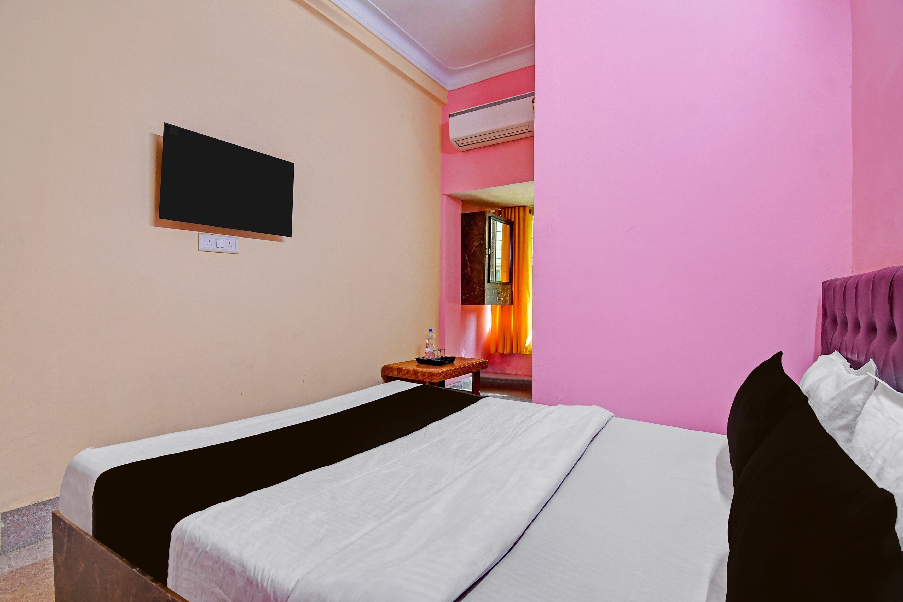 Super Hotel O by OYO Benachity Durgapur Formerly Diamond Inn - Tap to explore photos