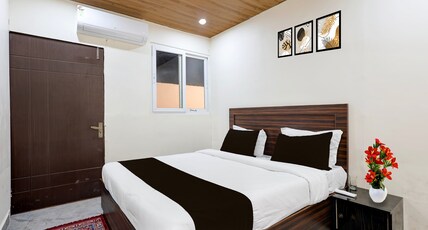 Hotel O Uttaranchal University Dehradun Room Type - Deluxe
