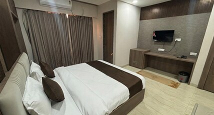 Hotel Shaurya Palace Room Type - Premium AC Room with Private Balcony