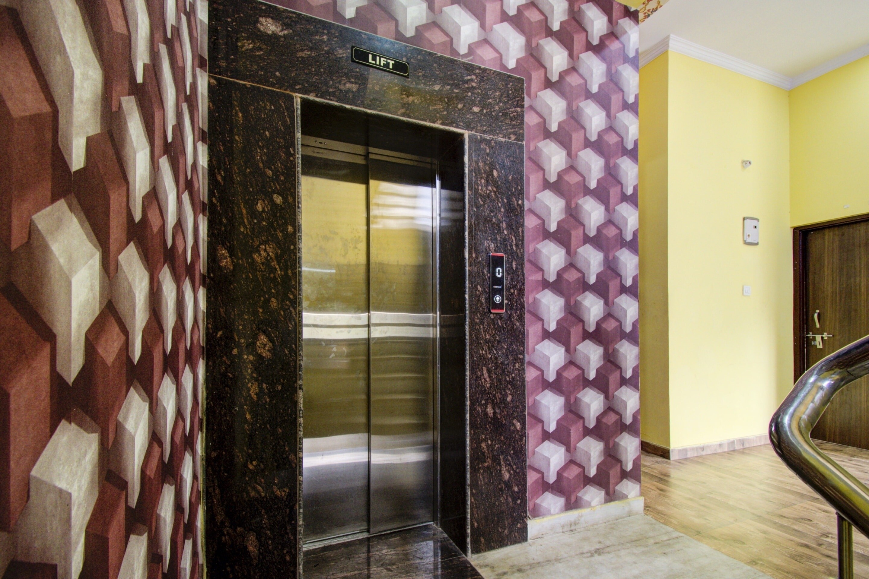 OYO 92299 Hotel JND - Tap to explore photos