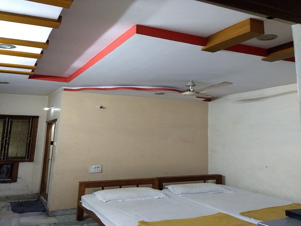 Hotel Vaibhav Lodge - Tap to explore photos