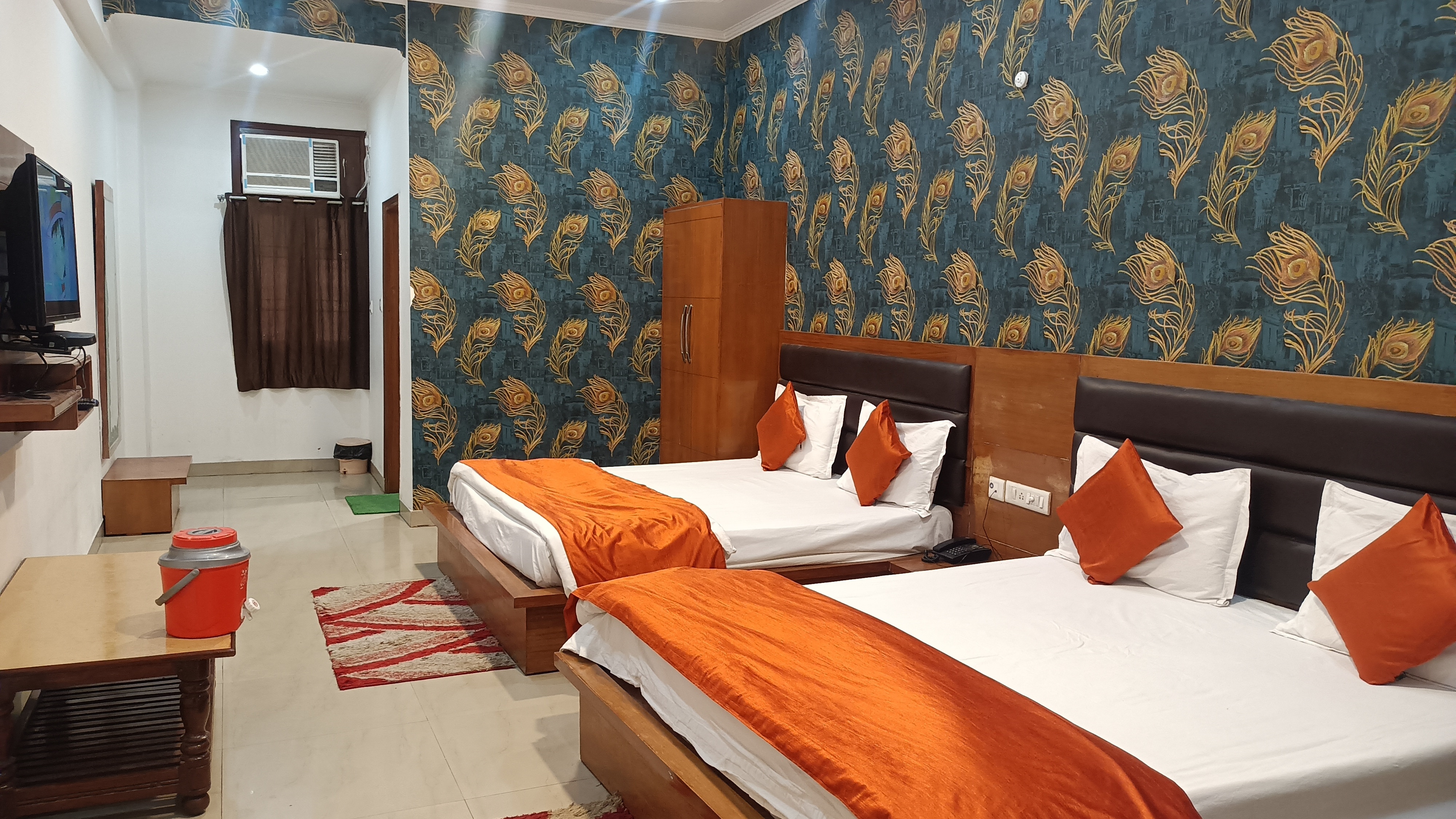 Hotel Vrindavan Garden - Tap to explore photos