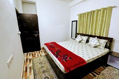 Kusum Homestay 5 mins From Airport 