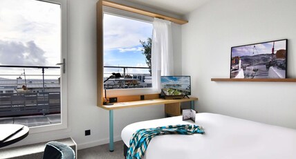 ibis Styles Brest Centre Port Room Type - Deluxe Room with 1 double bed and balcony
