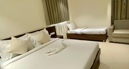 Hotel Vrindavan Palace Room Type - Standard Triple Bedded Room