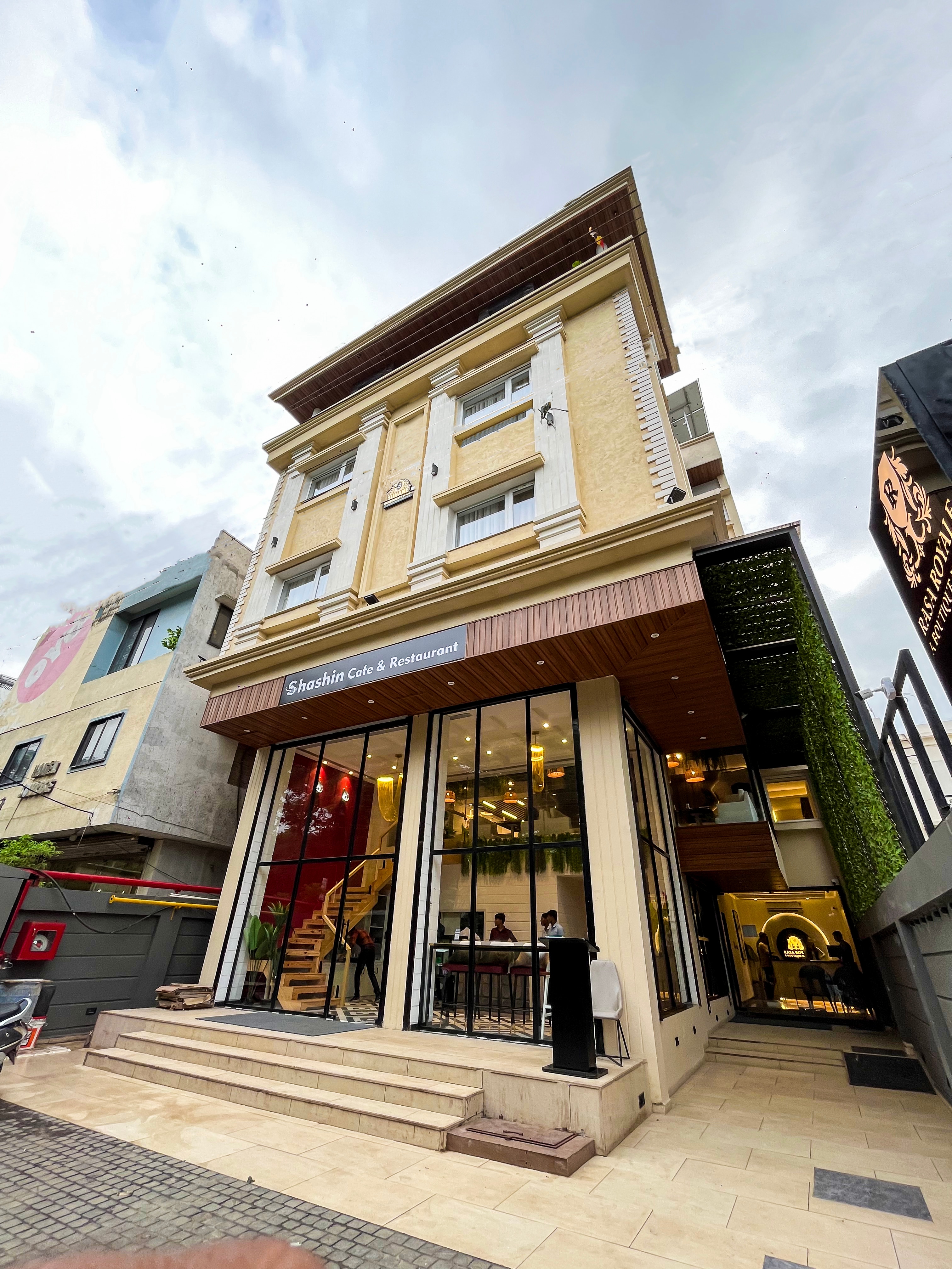 Rasa Royale - A Boutique Hotel - Tap to explore photos