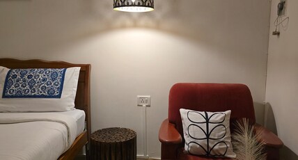 Coziyo Nest Room Type - Cozy Boutique Room with Balcony CN-102