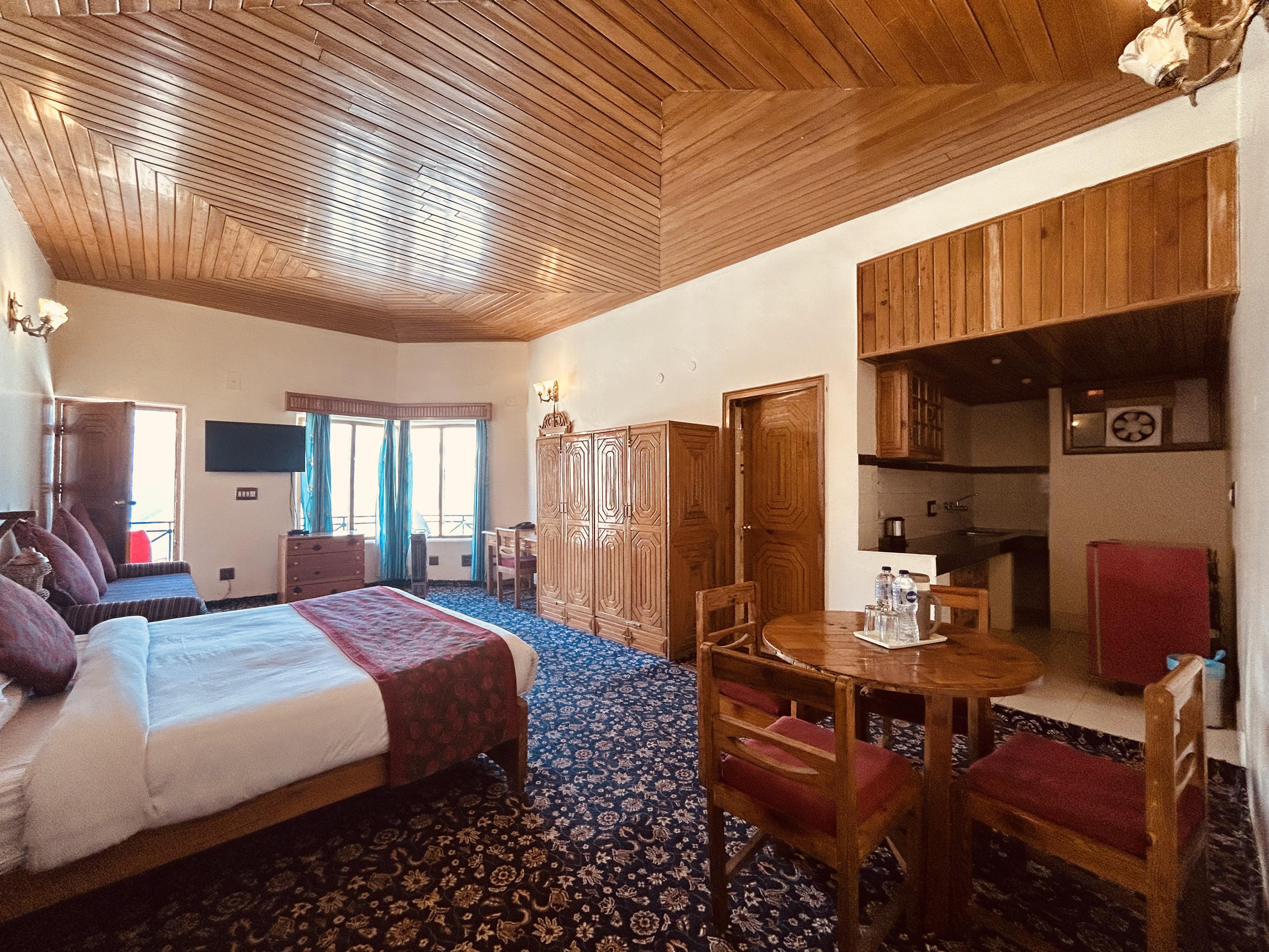 Cliff Top Club Resort (Adjacent To Auli Lake) - Tap to explore photos