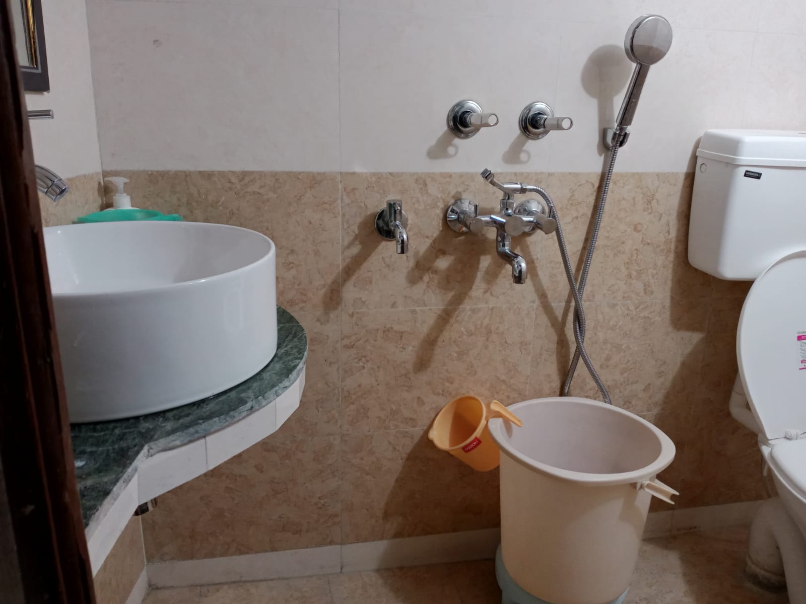 Apollo Homestay - Tap to explore photos