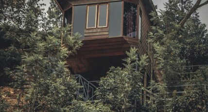 Humming Rills | Hut & Room Room Type - Sky Garrett