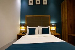 Hotel Astros , Near Kokilaben Ambani Hospital