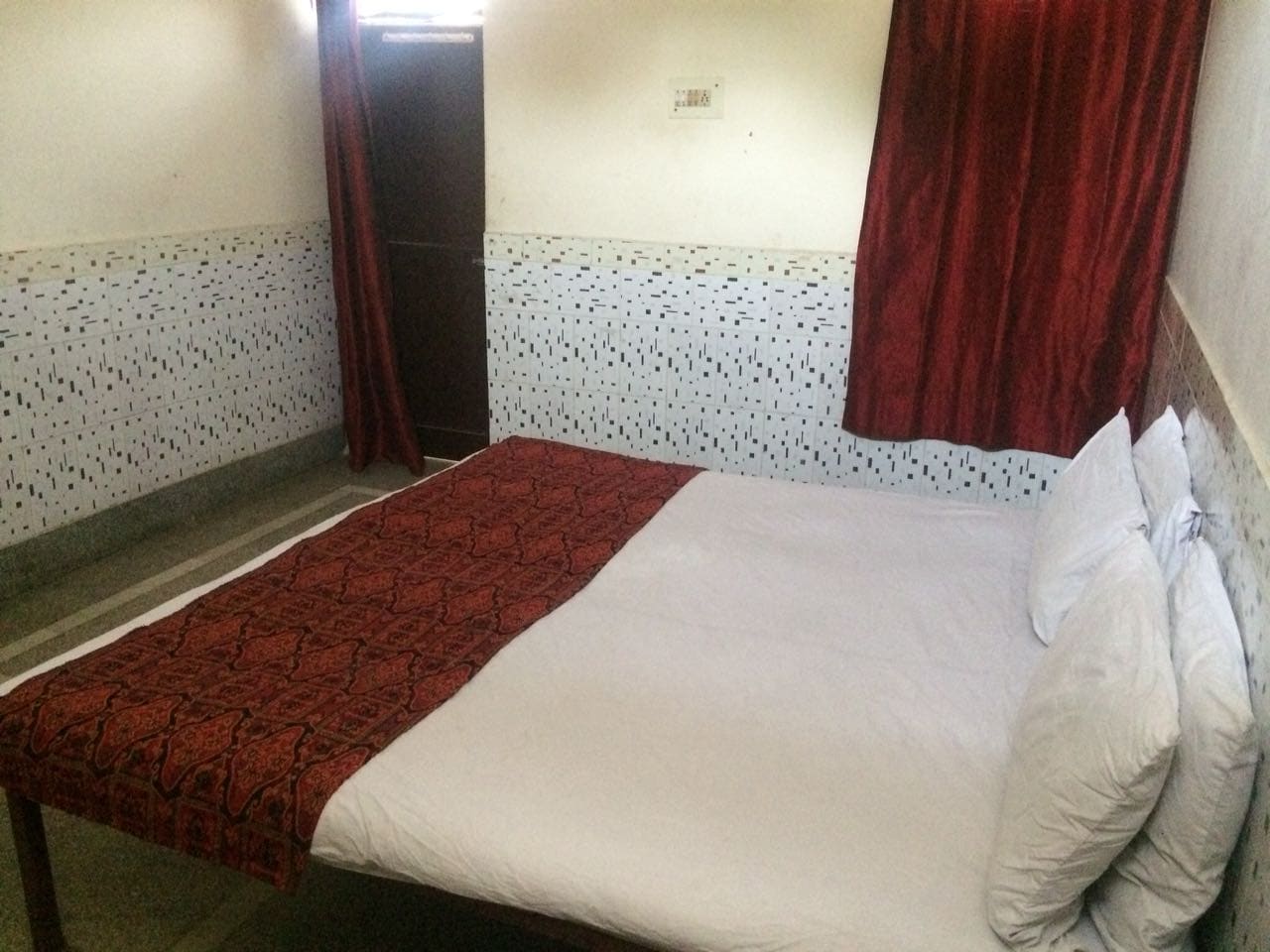 Alam Chand Bhagwati Devi Bhawan - Tap to explore photos
