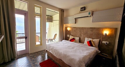 Saalvan Resort Room Type - Super Deluxe Room with Balcony and River View