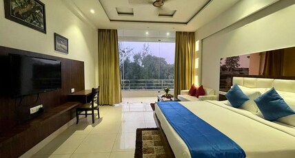 Winsome Resort & Spa Room Type - Premium Room with Balcony