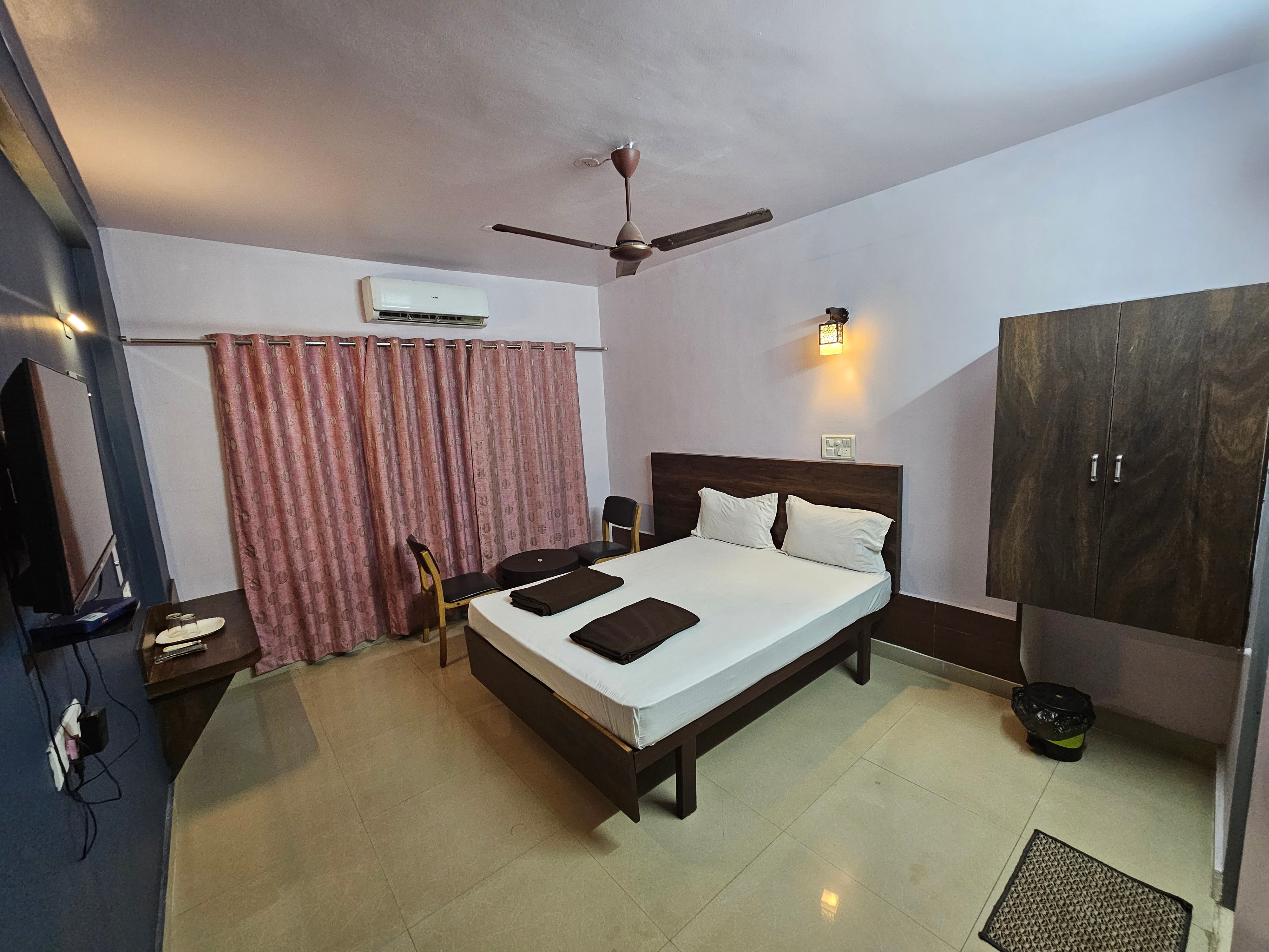 KINARA EXECUTIVE LODGE - Tap to explore photos