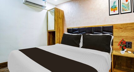 Hotel O Santacruz Railway Junction Formerly Kharsubway Room Type - Classic
