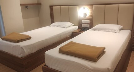 Hotel Krystal Room Type - Deluxe AC Twin Bed