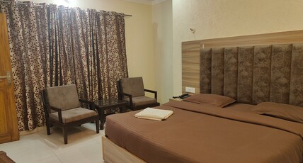 Abhinandan Residency Room Type - Super Deluxe AC Room