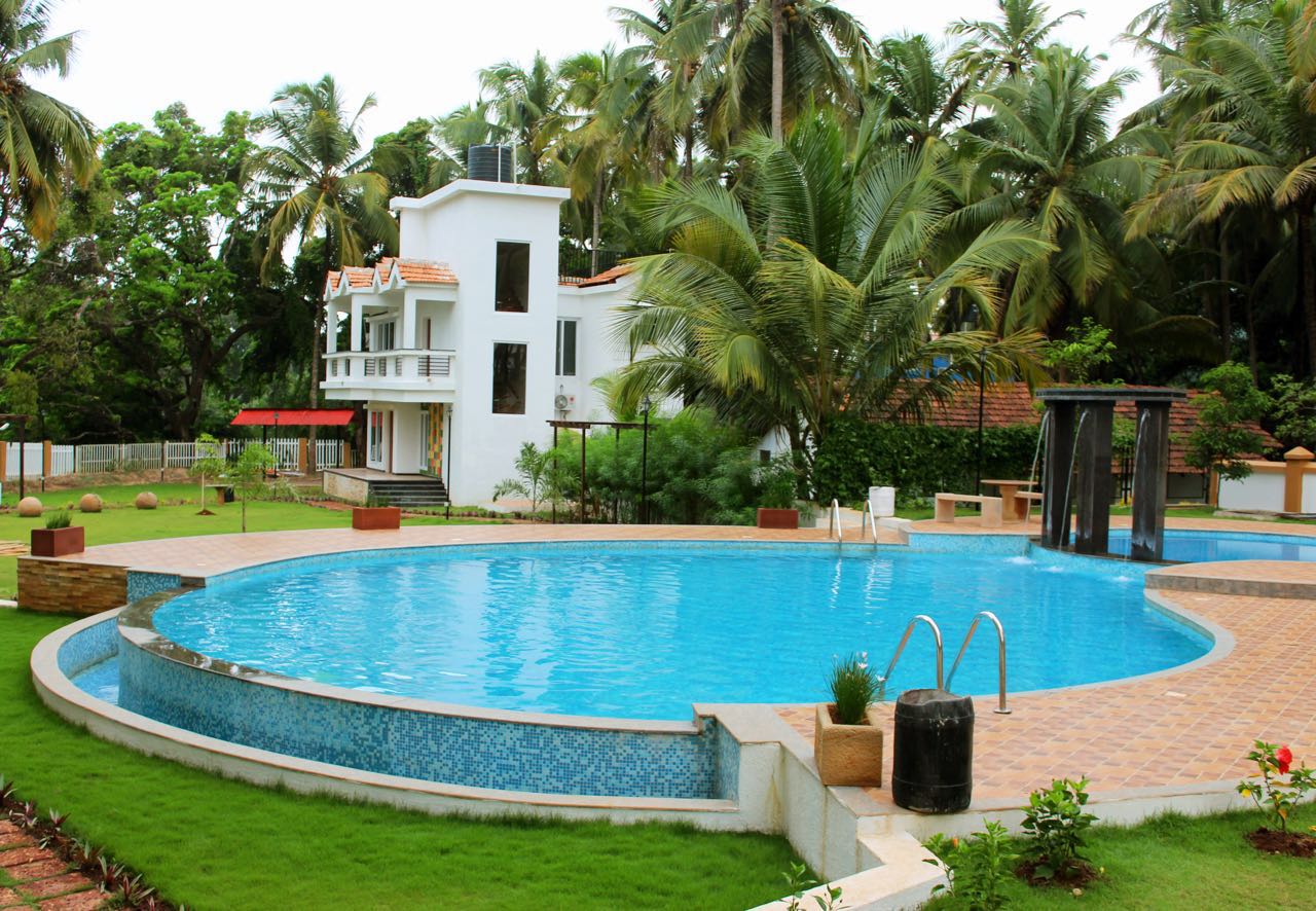 luxurious 2BHK APT Near Club Cabana - Tap to explore photos